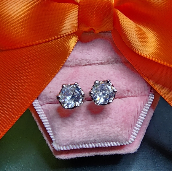 Gorgeous Ornate Moissanite Diamond Earrings w/Heart Detail - Picture 3 of 7